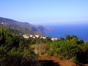 La-Palma-Wandern-Ausblick-auf-die-Steilküste-des-Nordens