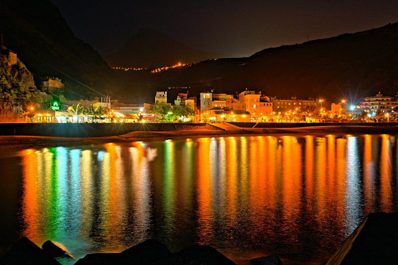 Puerto de Tazacorte und seine Strände, Puerto bei Nacht