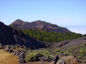 Im Hintergrund der Deseada Doppelgipfel,La Palma,Wandern,