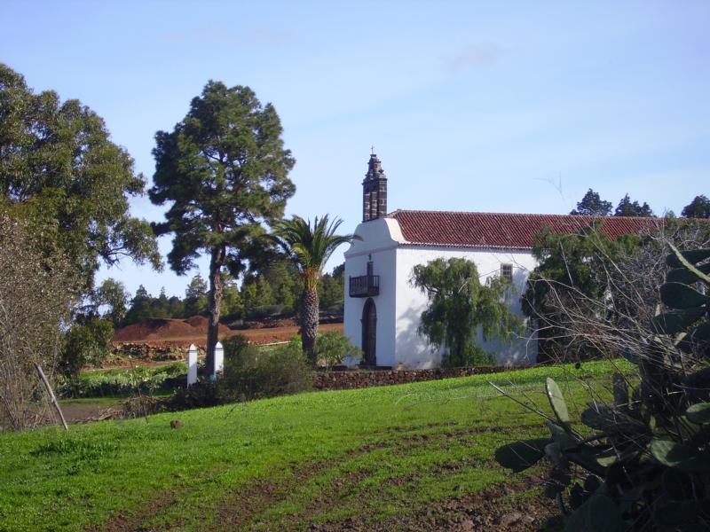 La Palma Wandern, der Wanderweg PR LP 11.1, Kirche San Mauro Abad